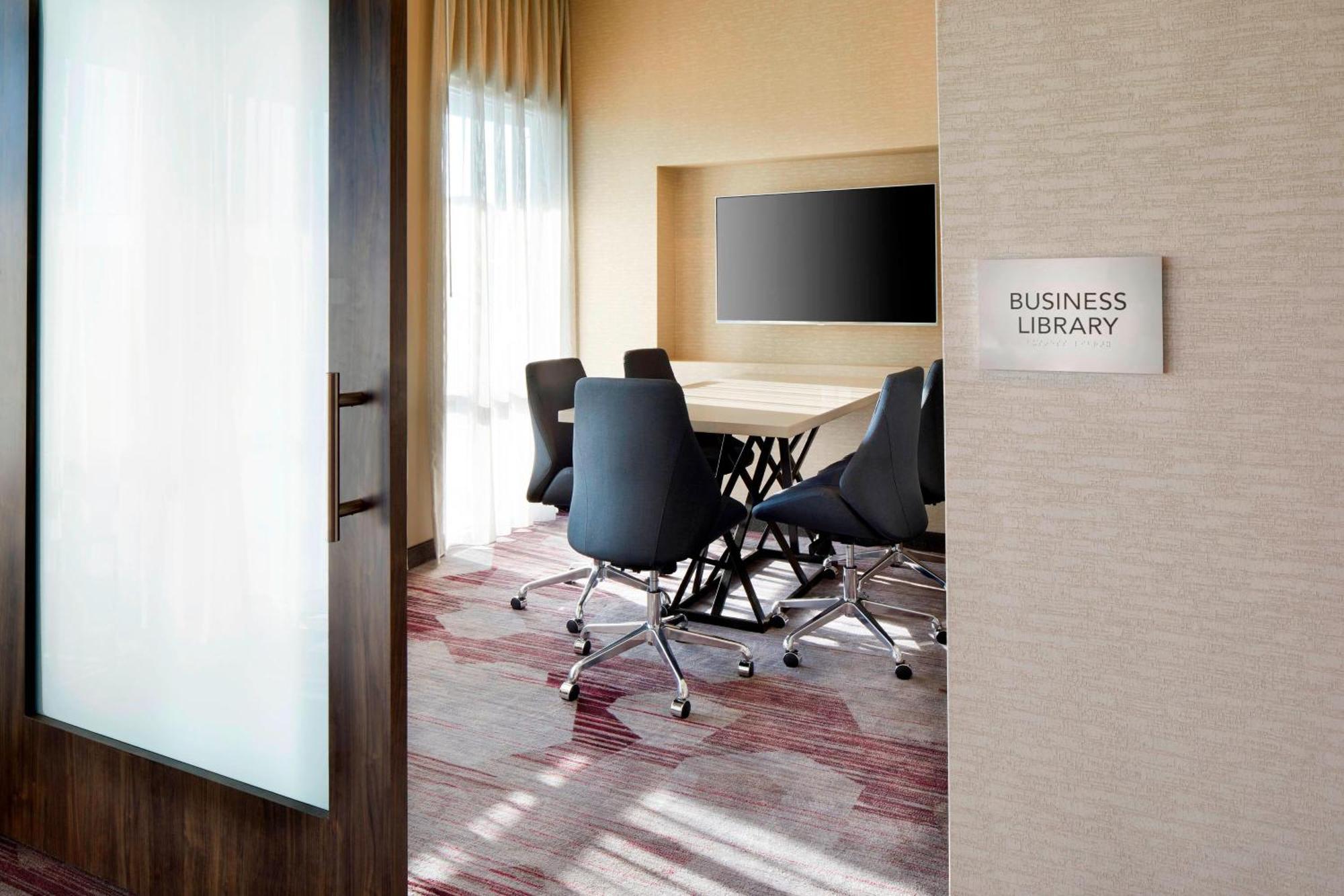 Courtyard By Marriott Houston Intercontinental Airport Hotel Exterior photo