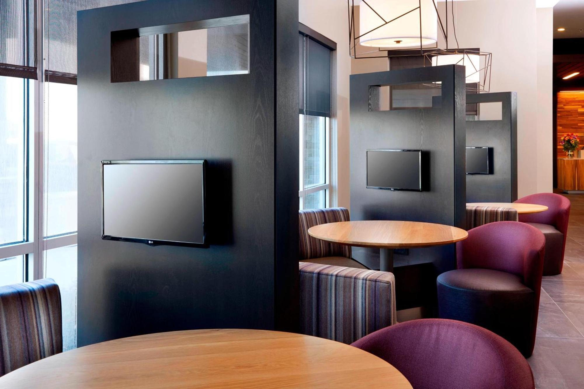 Courtyard By Marriott Houston Intercontinental Airport Hotel Exterior photo