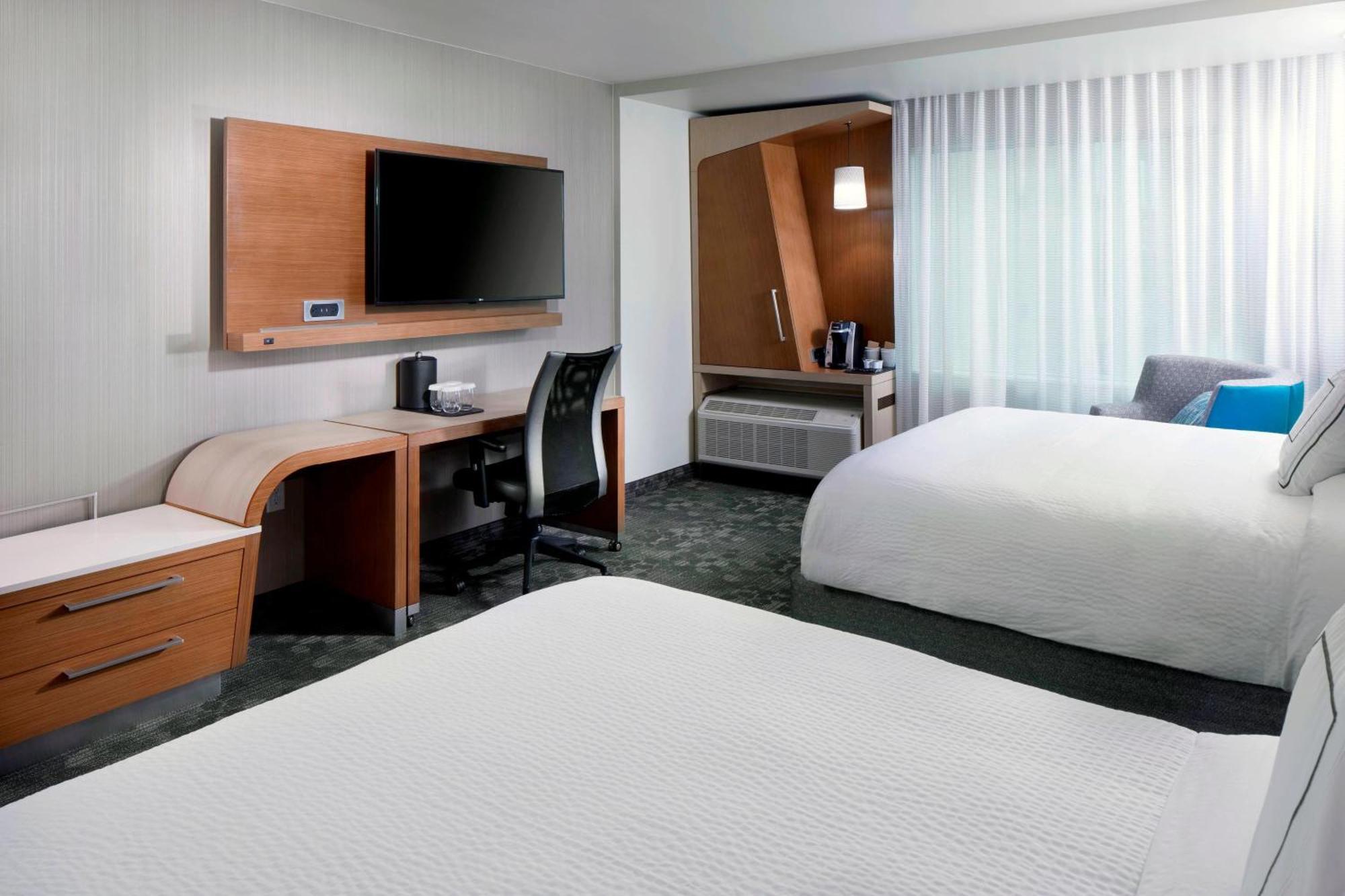 Courtyard By Marriott Houston Intercontinental Airport Hotel Exterior photo